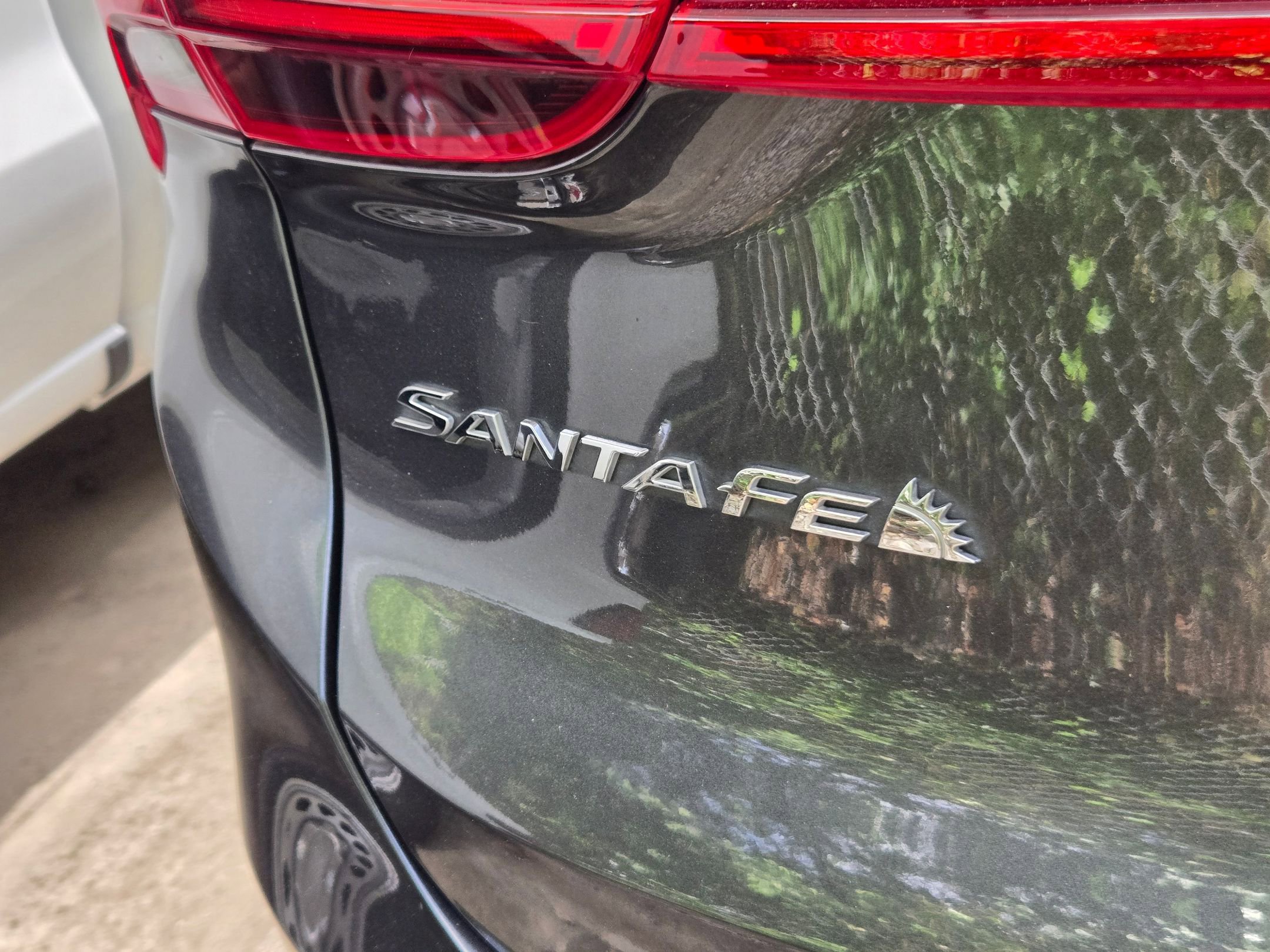 Used 2023 Hyundai Santa Fe SEL FWD image 9
