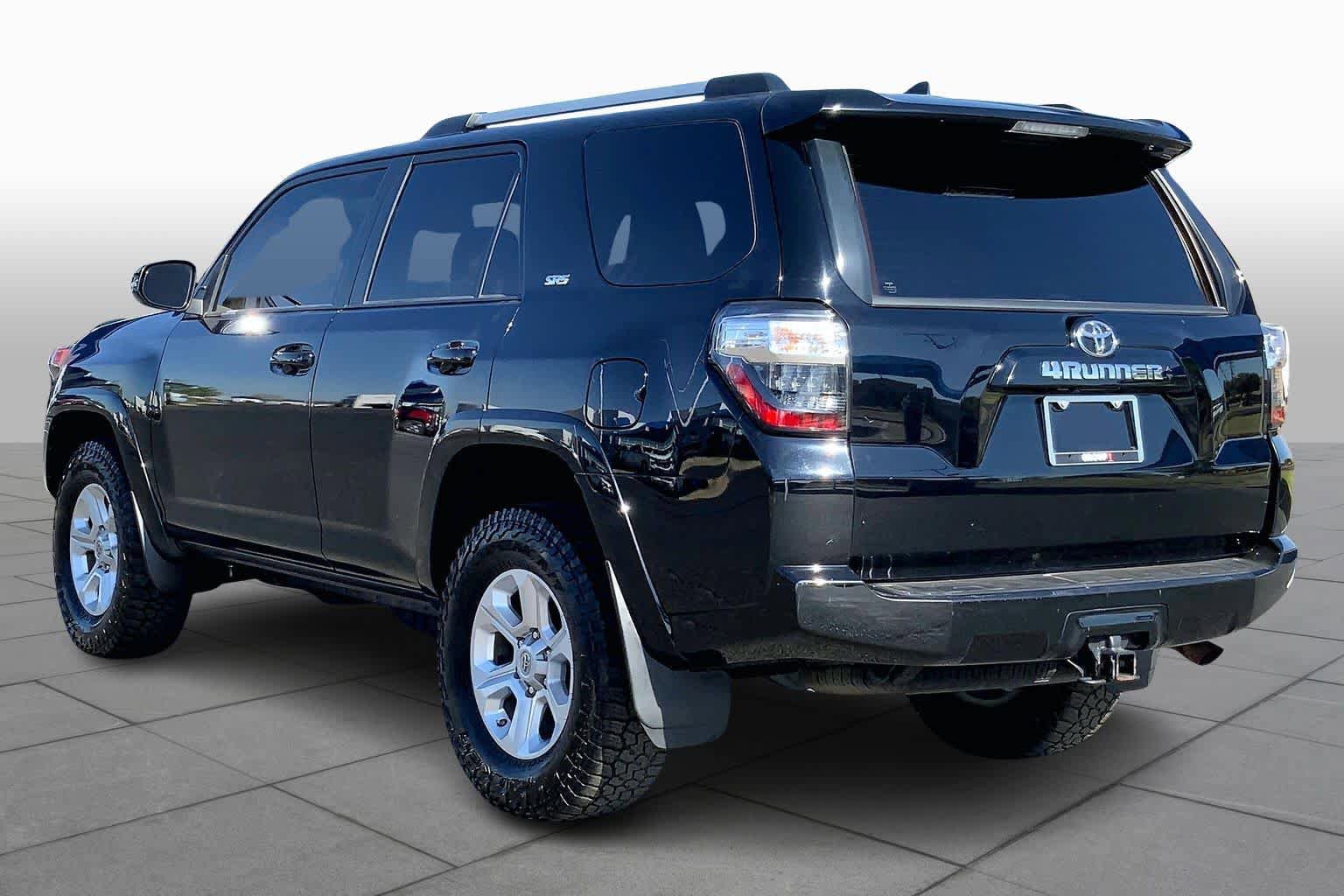 Used 2020 Toyota 4Runner SR5 Premium w/ Moonroof Package AWD/4WD image 12