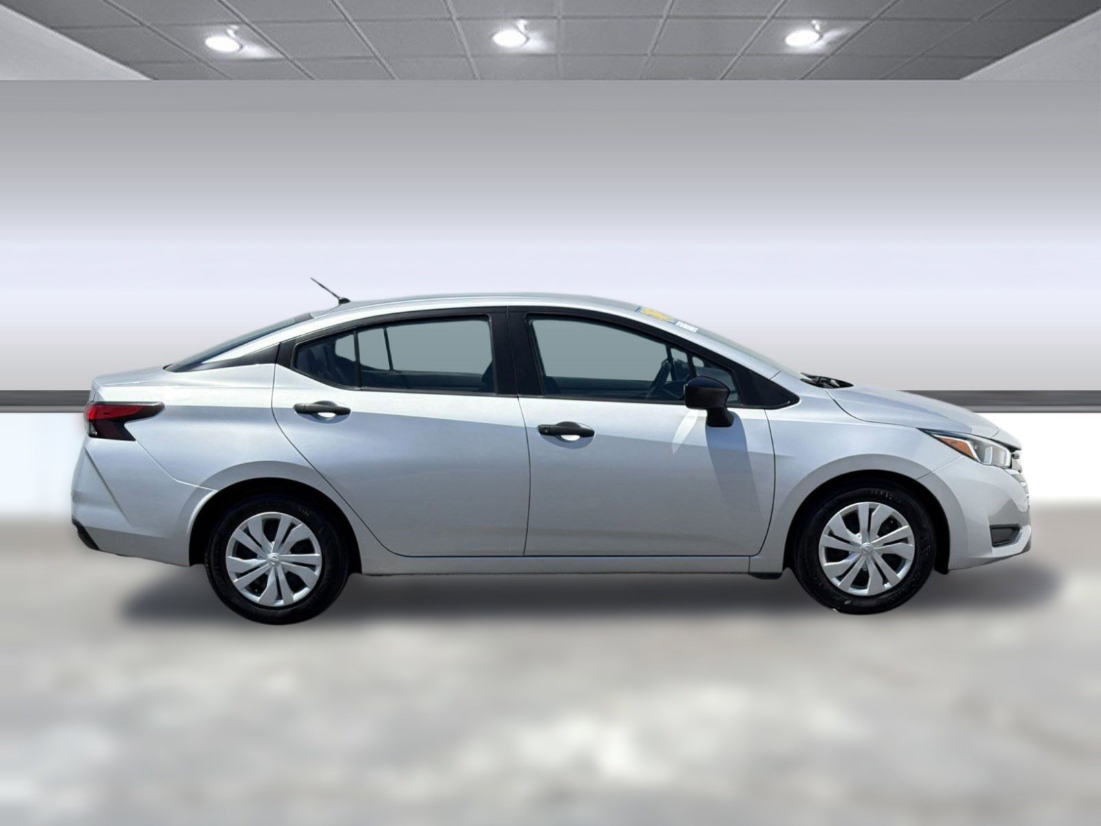 Used 2024 Nissan Versa S FWD image 7