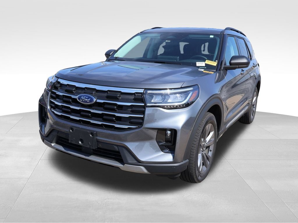 Used 2025 Ford Explorer Active w/ Active Comfort Package AWD/4WD image 2