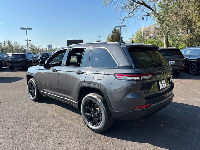 New 2026 Jeep Grand Cherokee Altitude AWD/4WD image 4