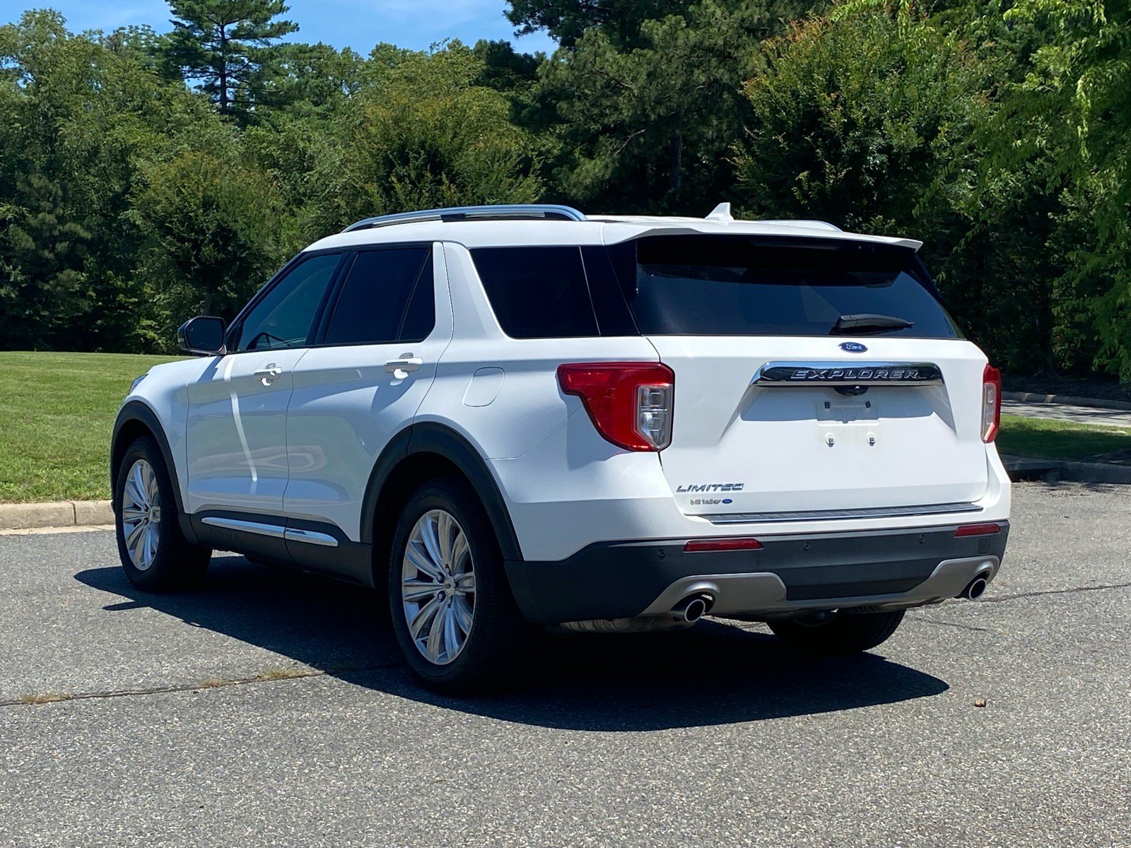 Certified 2020 Ford Explorer Limited RWD image 6