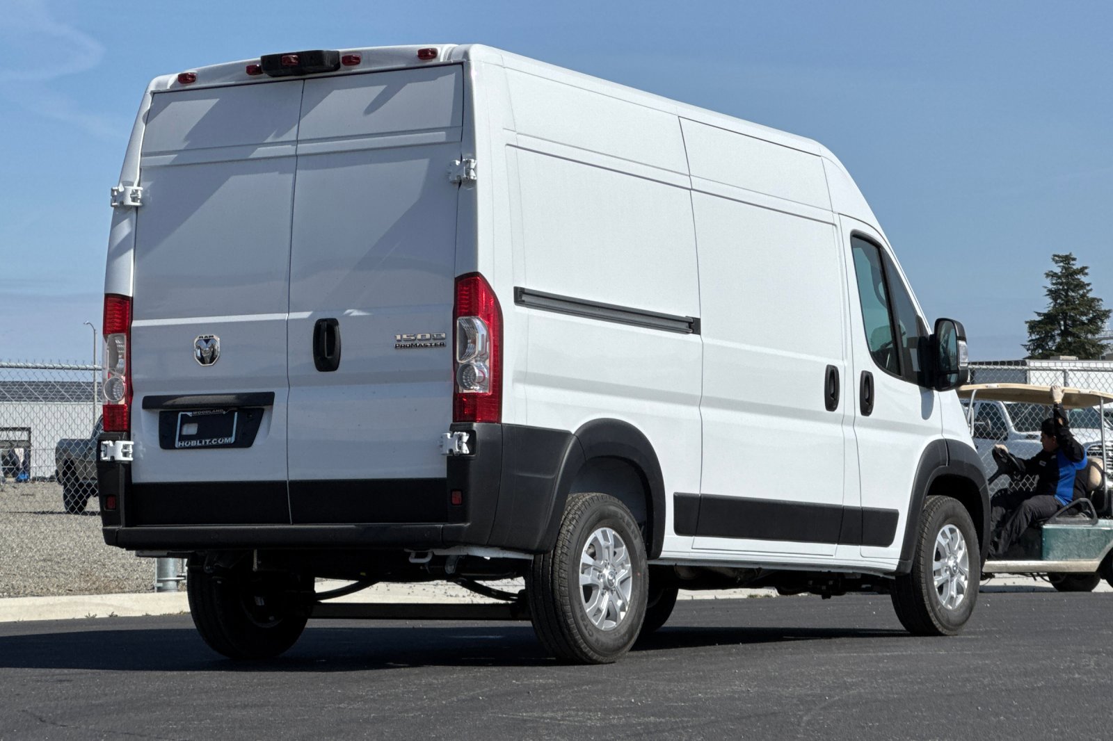 New 2026 RAM ProMaster 1500 w/ Quick Order Package 22G SLT image 3