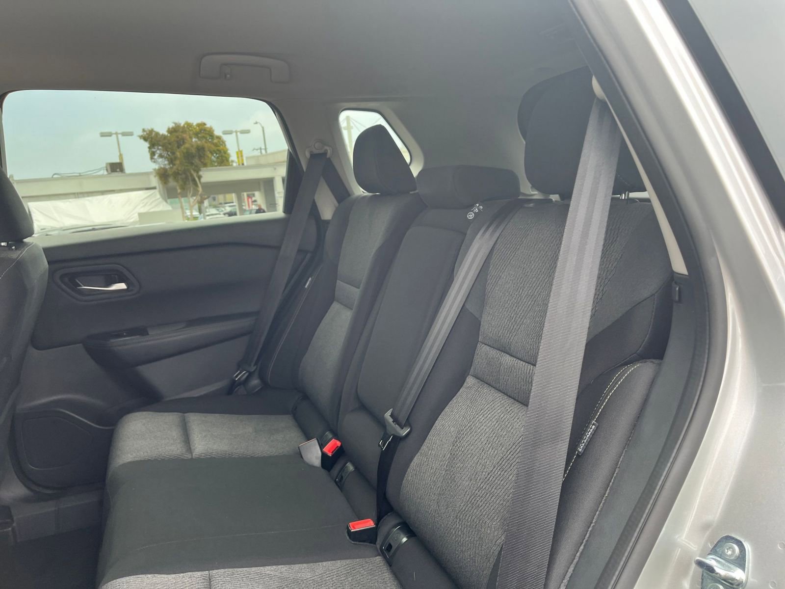 Used 2025 Nissan Rogue SV FWD image 28