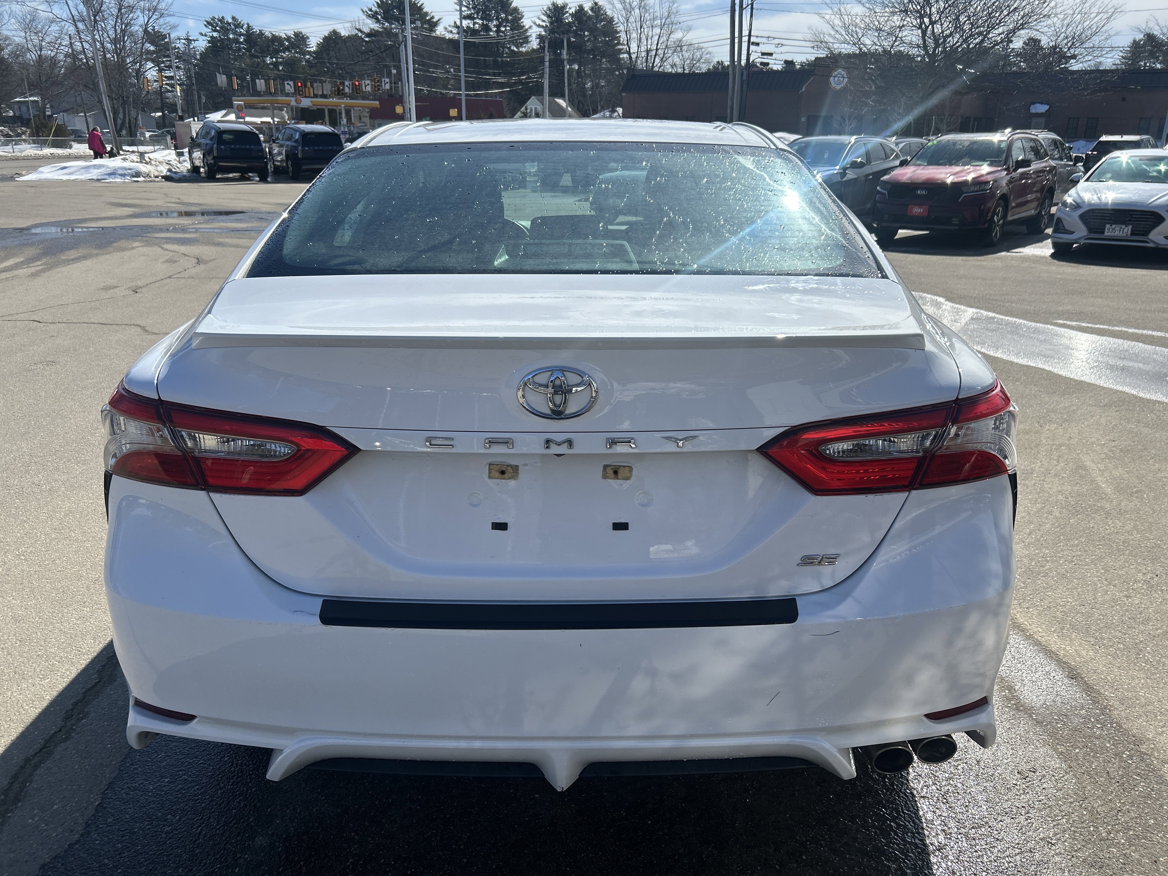 Used 2018 Toyota Camry SE w/ Moonroof Package image 6