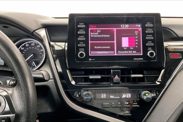 Used 2023 Toyota Camry LE image 5