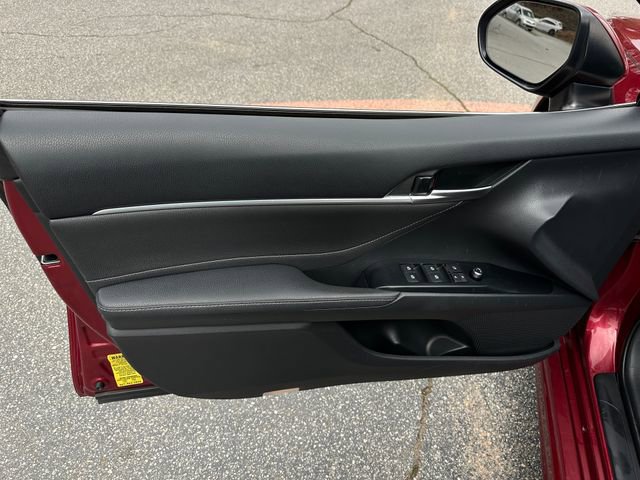 Used 2018 Toyota Camry XSE image 13