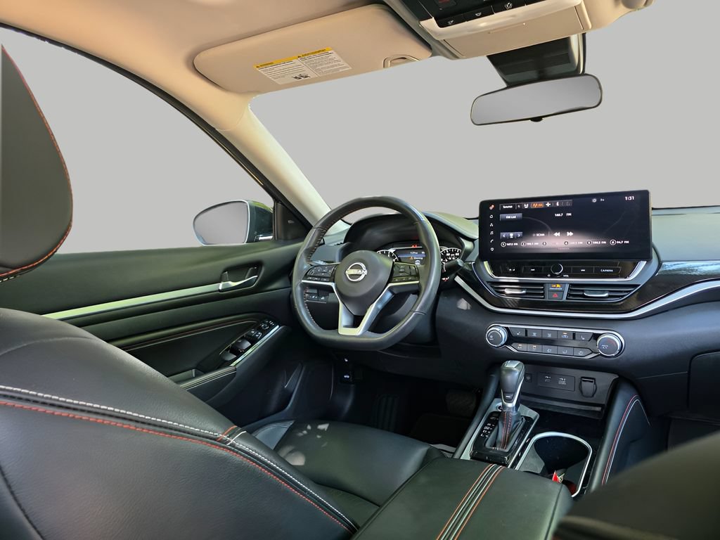 Used 2023 Nissan Altima 2.5 SR w/ SR Premium Package AWD/4WD image 10