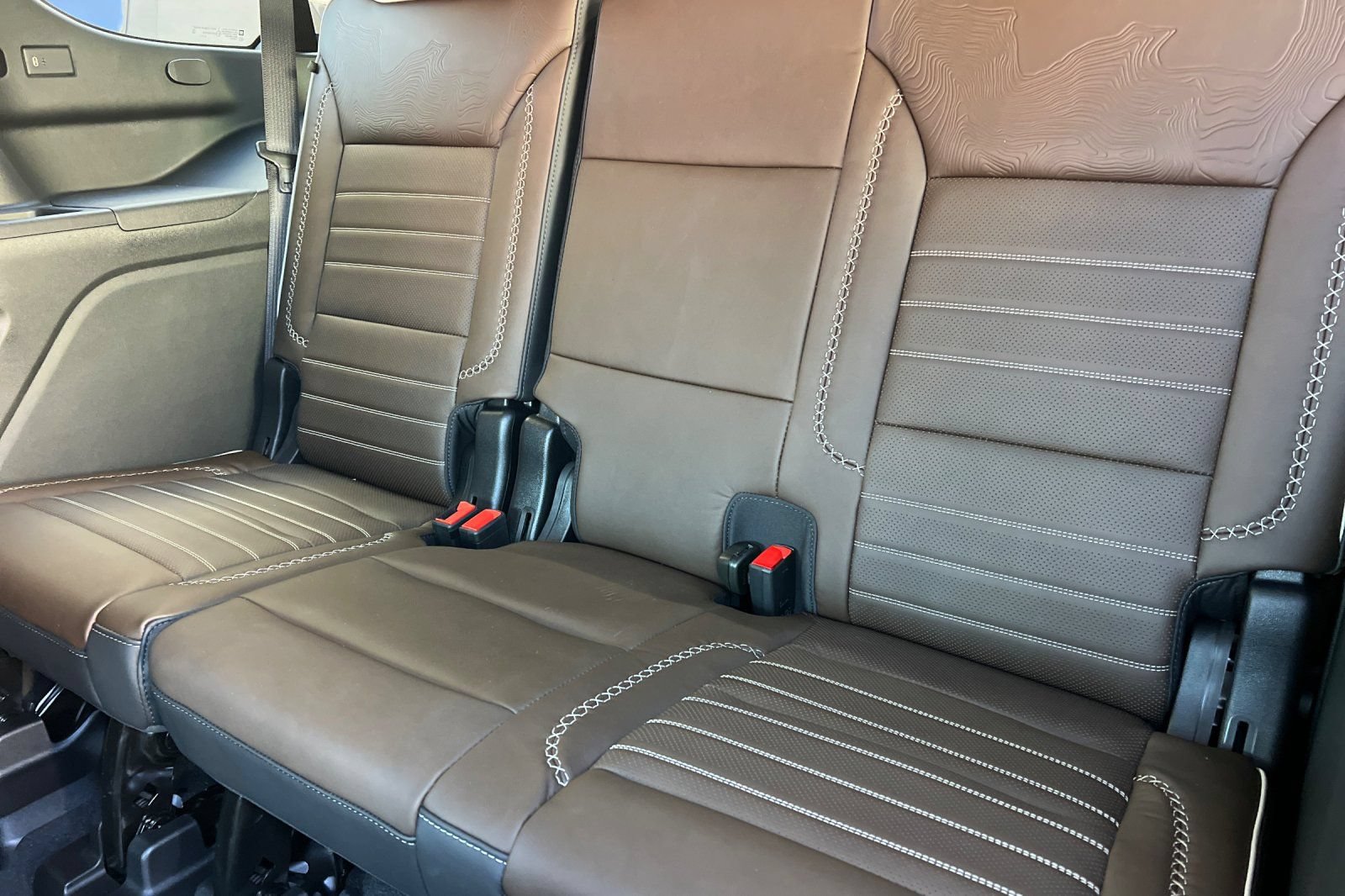 New 2026 GMC Yukon Denali Ultimate AWD/4WD image 17