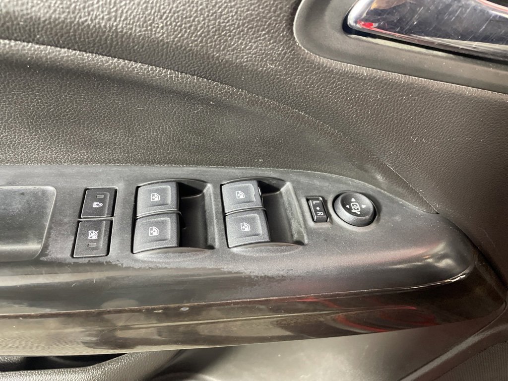 Used 2018 GMC Canyon SLE image 9