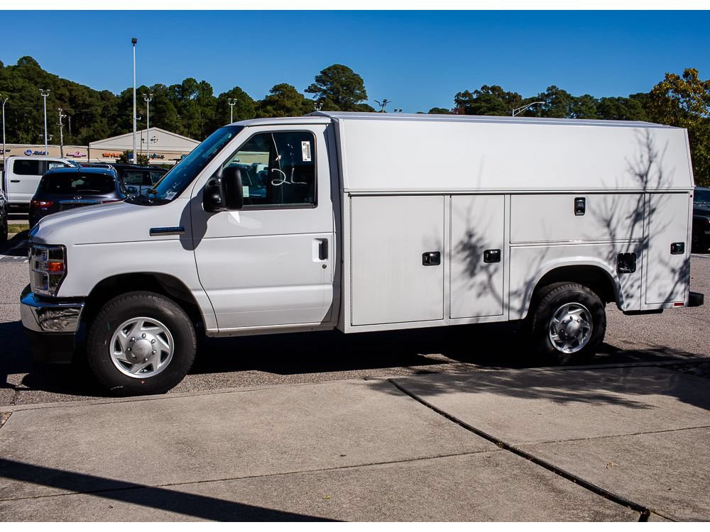 New 2025 Ford E-350 and Econoline 350 Super Duty w/ Power Equipment Group RWD image 3