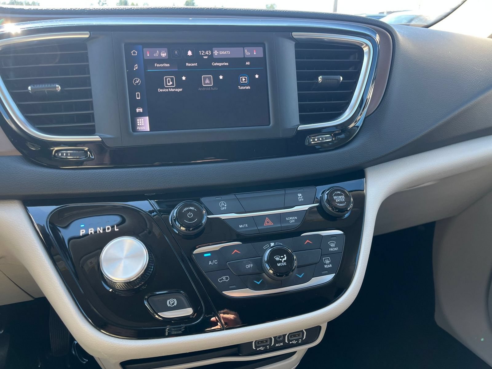 Used 2024 Chrysler Voyager LX FWD image 16
