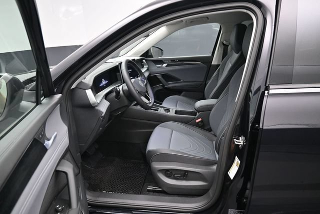 New 2026 Volkswagen Tiguan SE FWD image 9