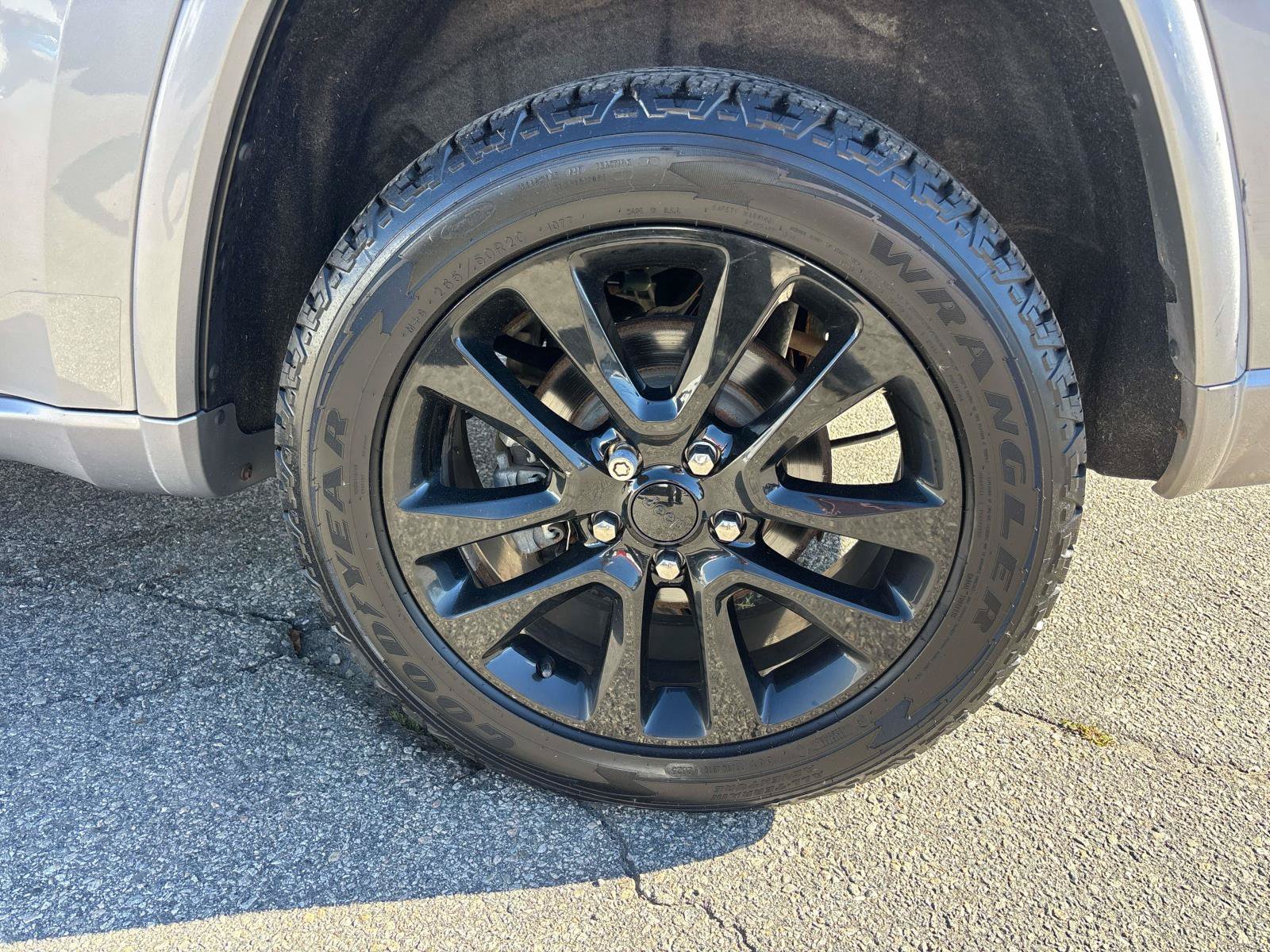 Certified 2019 Jeep Grand Cherokee Altitude AWD/4WD image 7