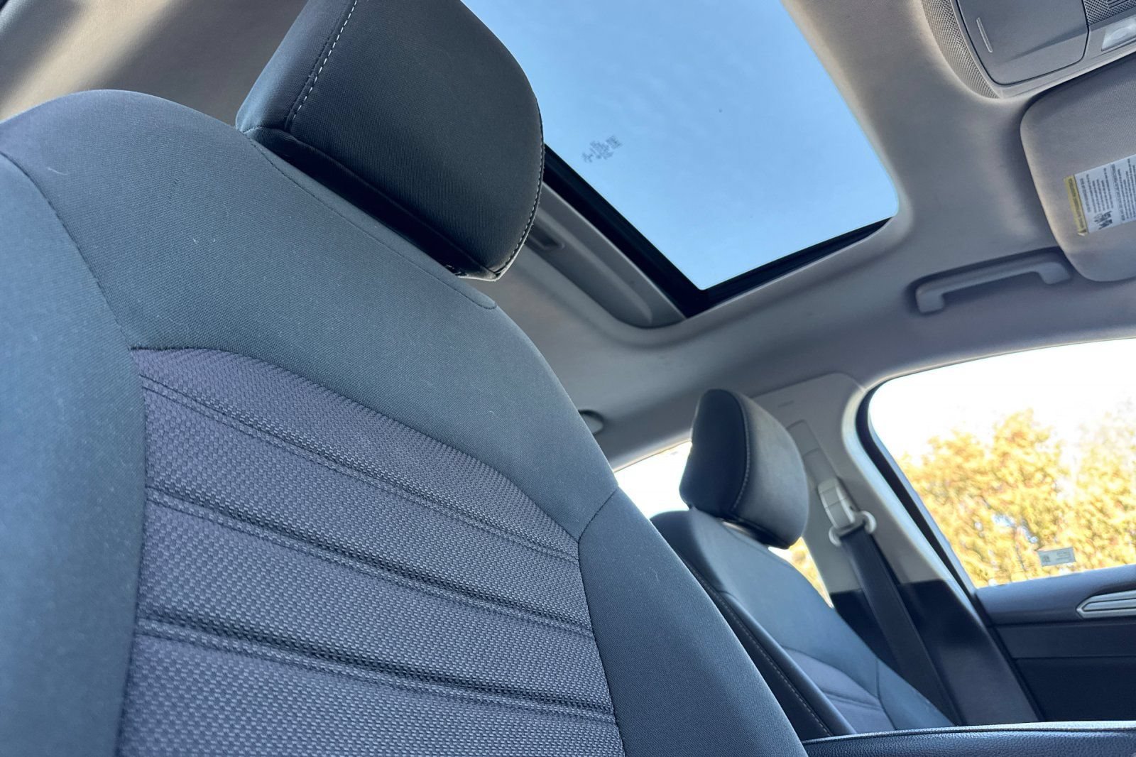 Used 2020 Ford Fusion SE FWD image 20