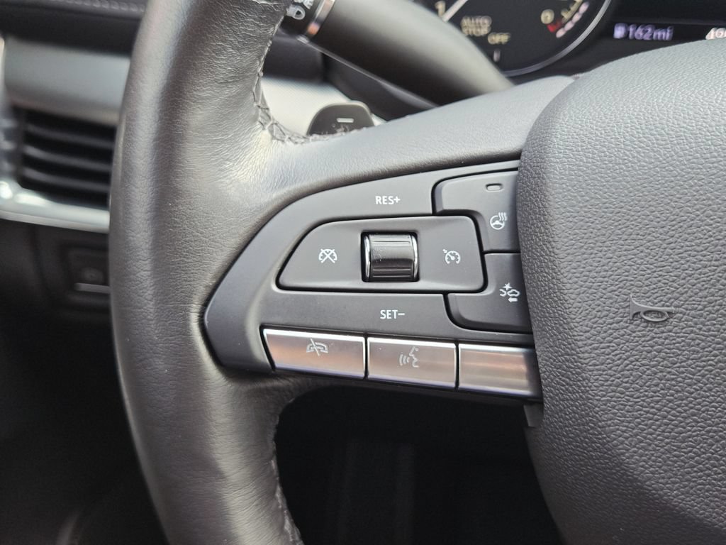Used 2023 Cadillac XT4 Premium Luxury w/ Technology Package FWD image 29