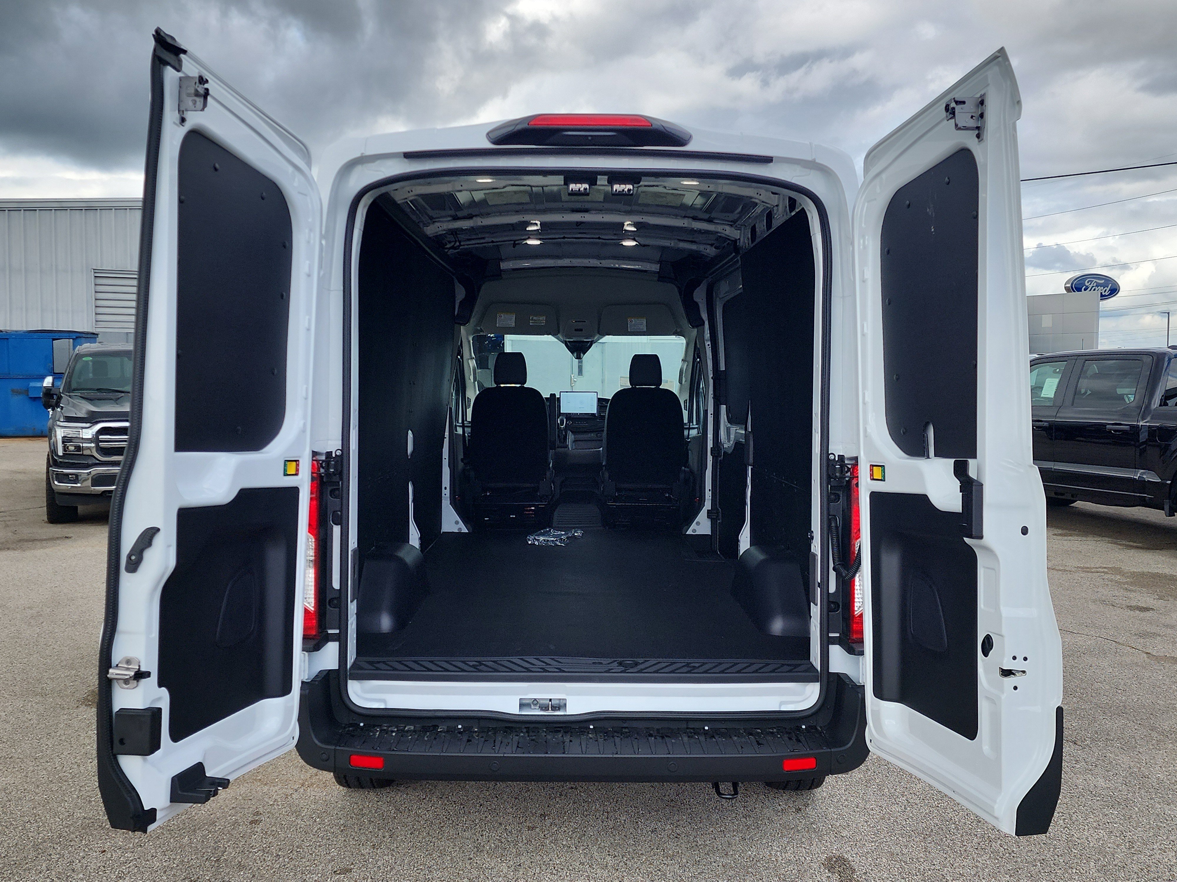 New 2026 Ford Transit 250 148 Medium Roof image 4