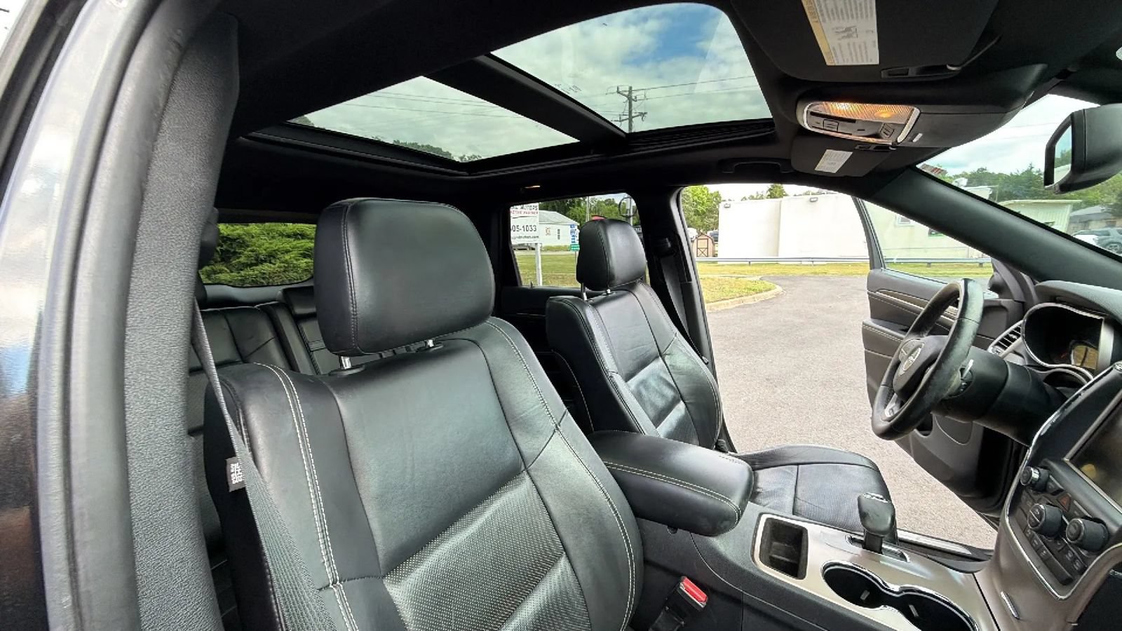 Used 2015 Jeep Grand Cherokee Limited w/ Luxury Group II RWD image 45