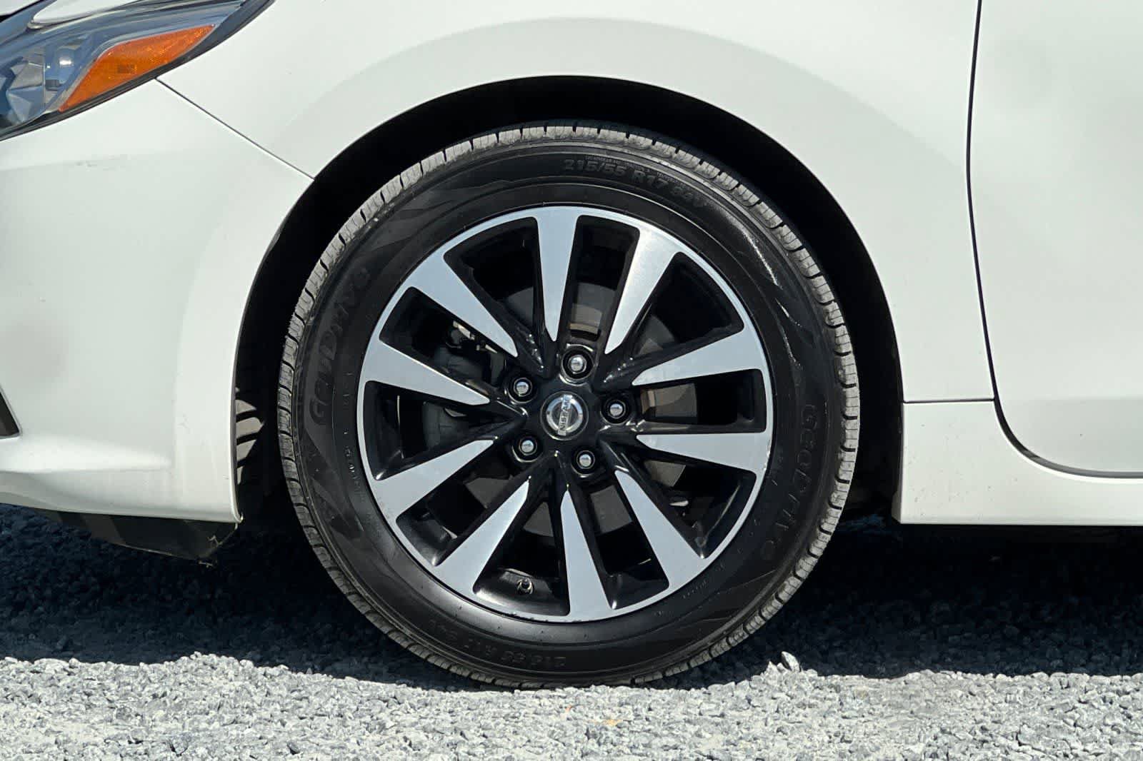 Used 2018 Nissan Altima 2.5 SL FWD image 35