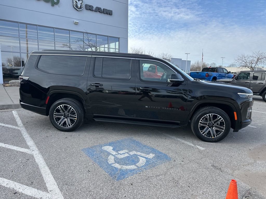 New 2026 Jeep Grand Wagoneer L 4WD w/ Premium Group I image 39