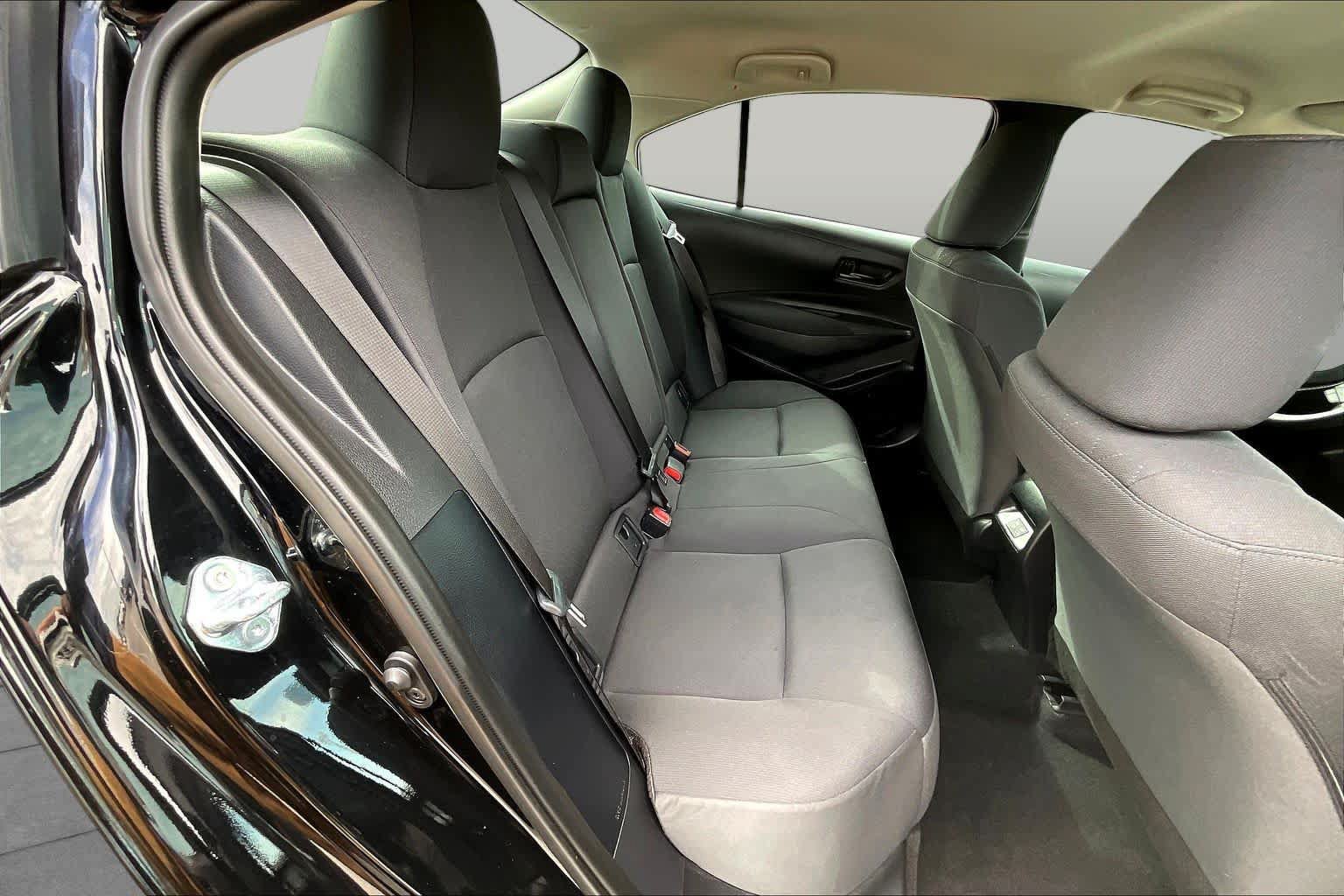 Used 2025 Toyota Corolla LE FWD image 20
