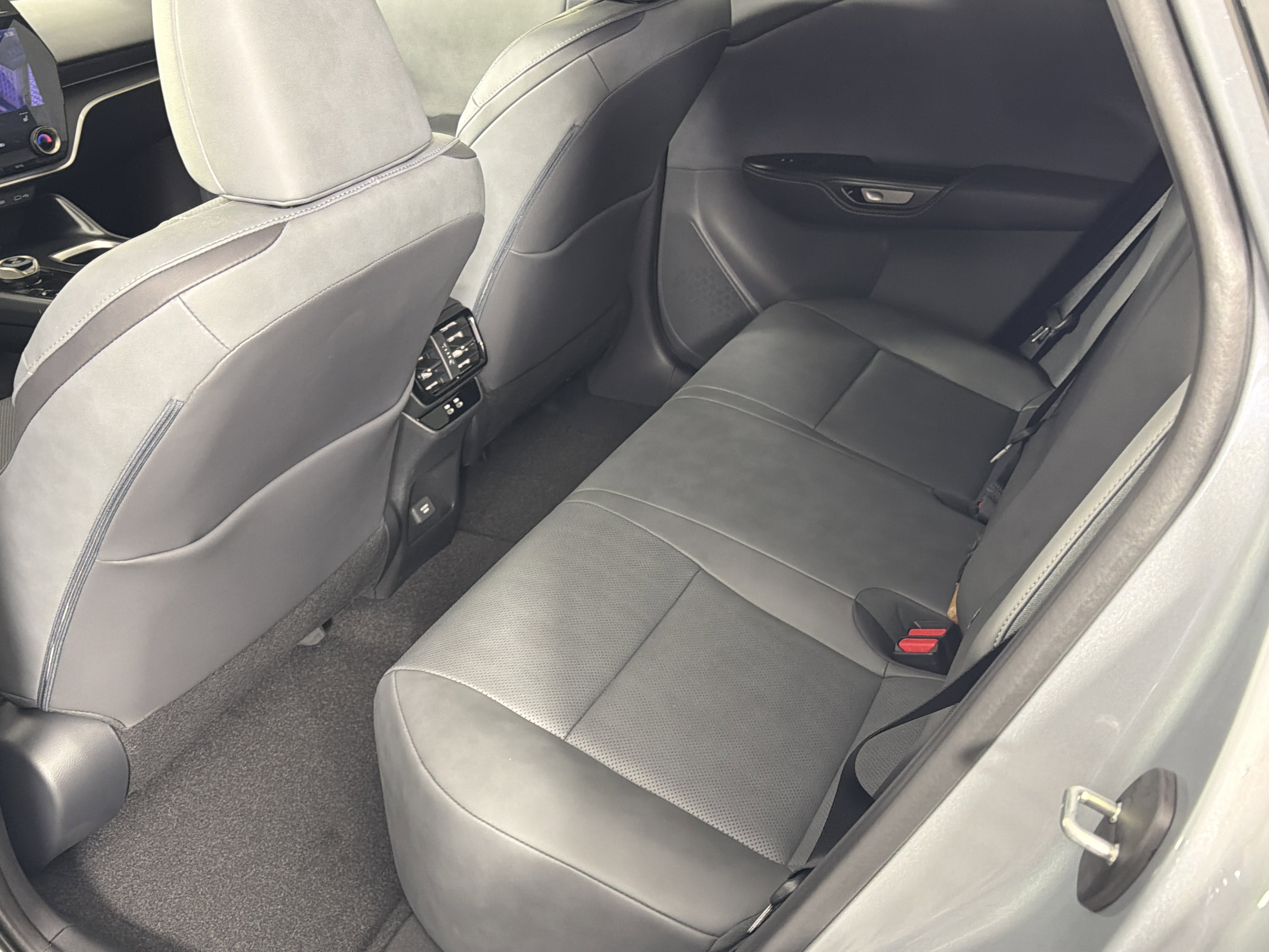 Used 2025 Lexus RZ 450e w/ Accessory Package (2T) AWD/4WD image 19