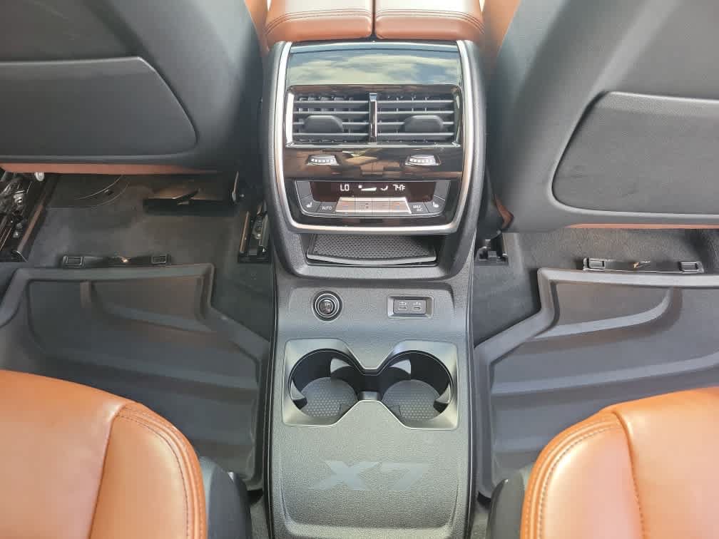 Used 2019 BMW X7 xDrive50i w/ M Sport Package AWD/4WD image 31