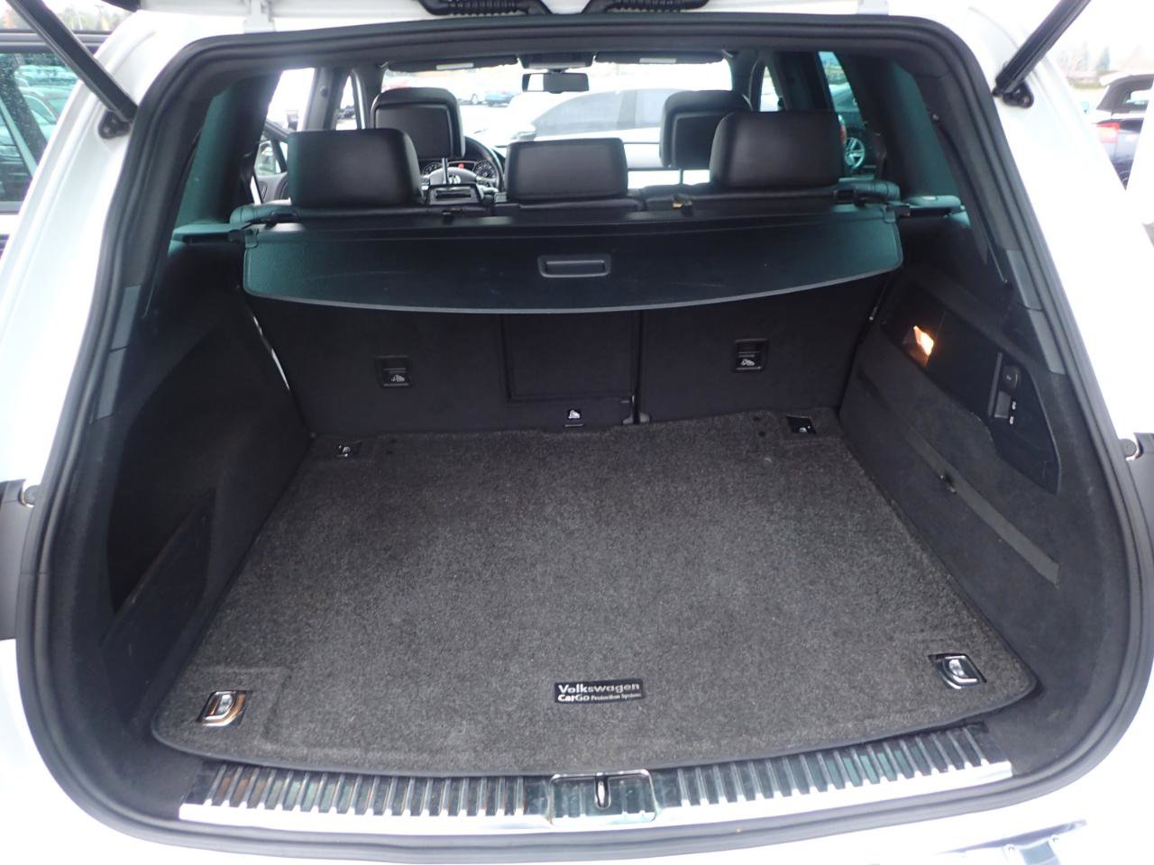 Used 2014 Volkswagen Touareg VR6 AWD/4WD image 11