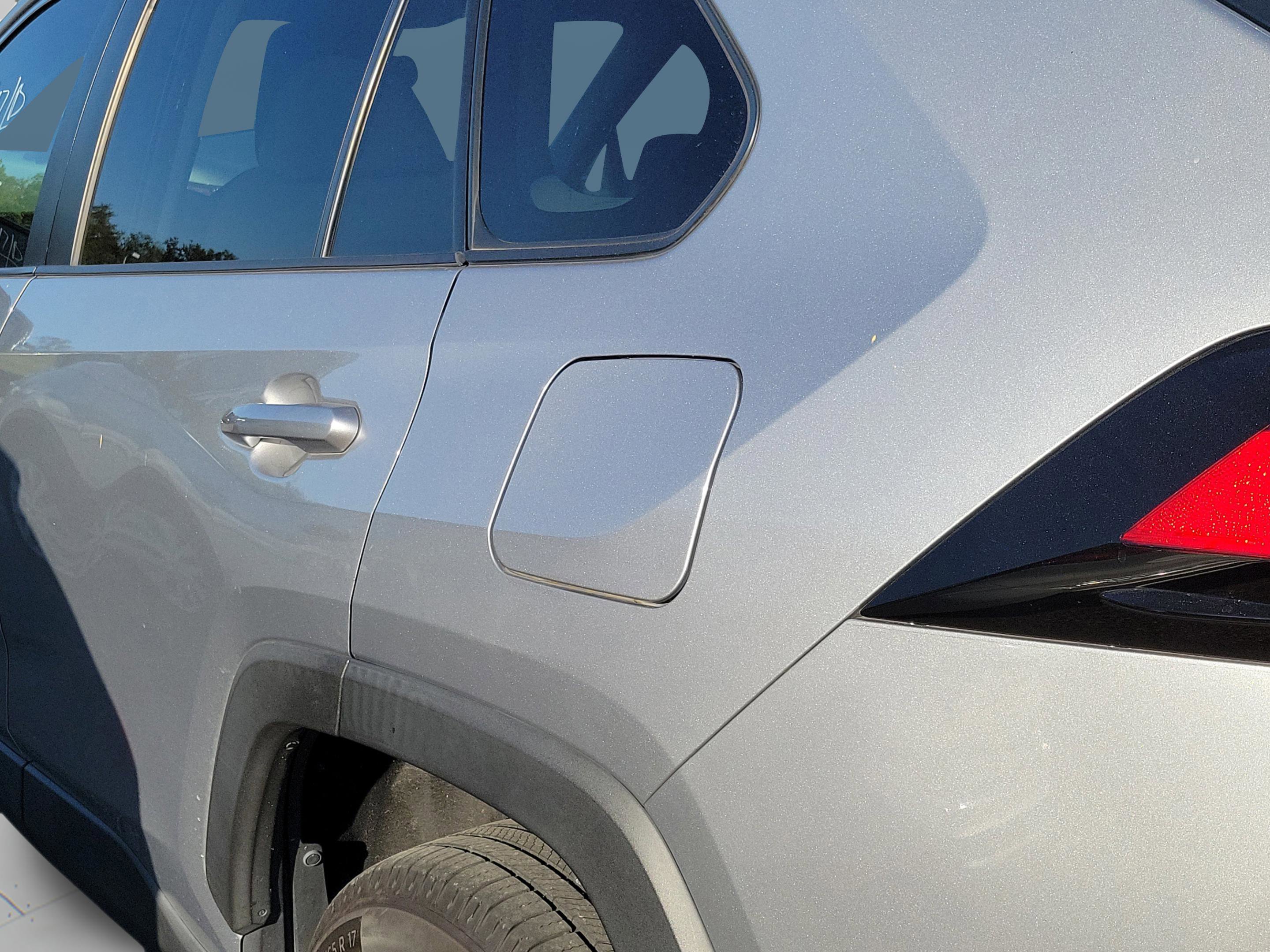 Used 2020 Toyota RAV4 XLE FWD image 25