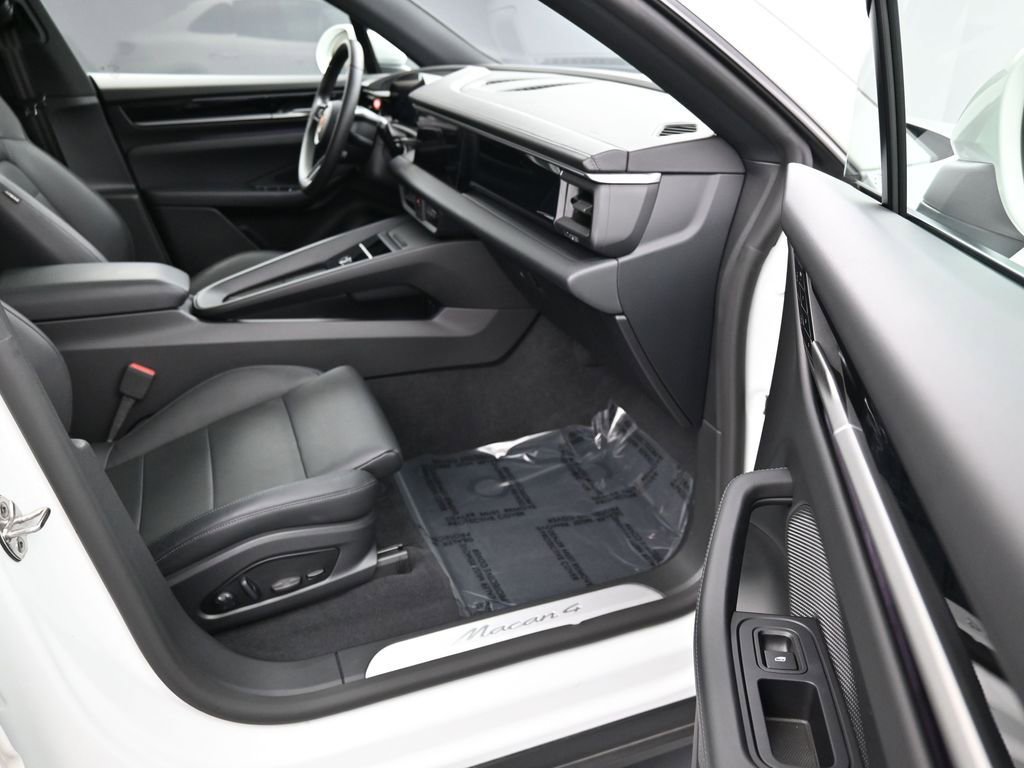 Certified 2024 Porsche Macan 4 Electric image 28