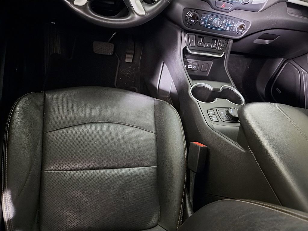 Used 2020 GMC Terrain SLT w/ Preferred Package image 25