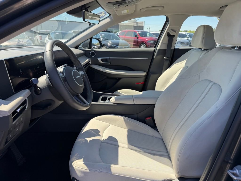 Used 2025 Hyundai Sonata SEL FWD image 14