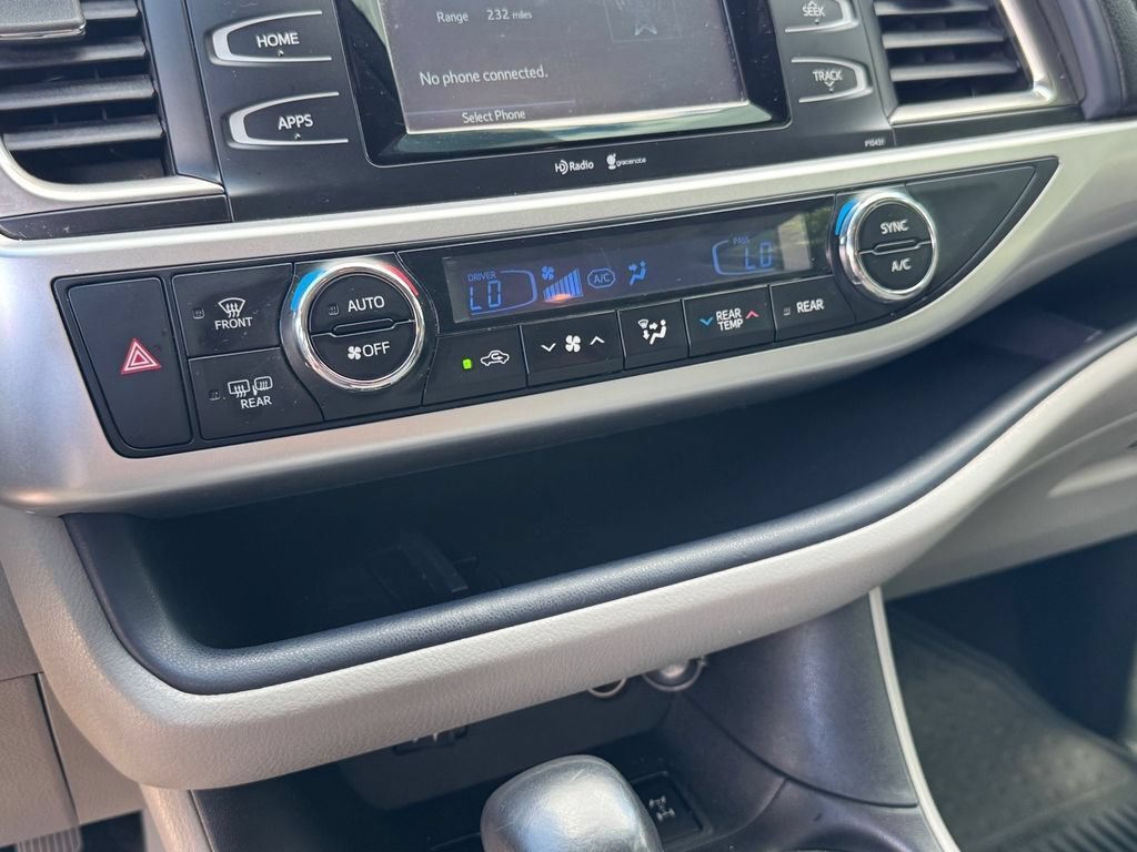Used 2014 Toyota Highlander Plus w/ Preferred Accessory Package AWD/4WD image 23