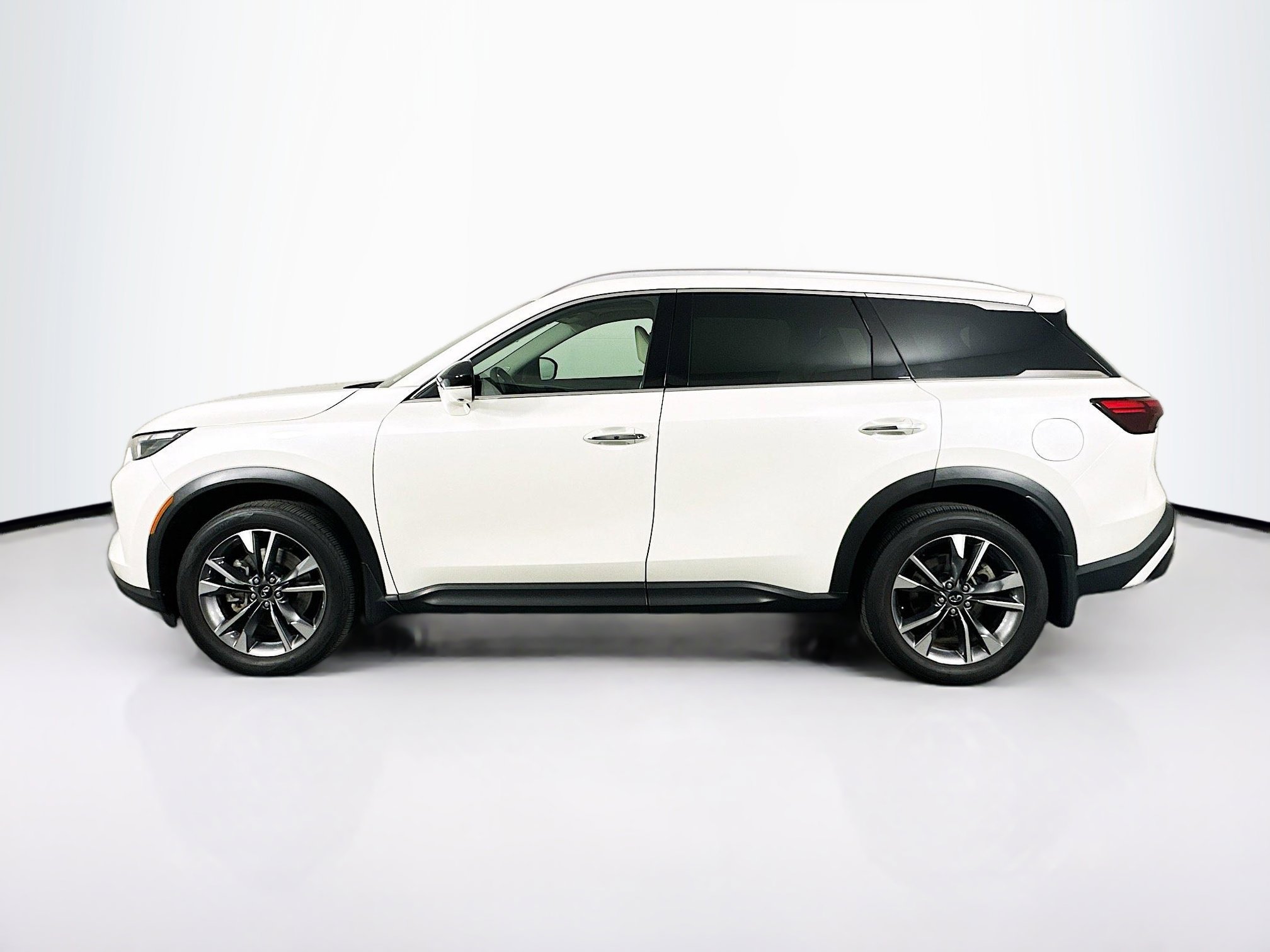 Used 2023 INFINITI QX60 Luxe w/ Vision Package AWD/4WD image 4