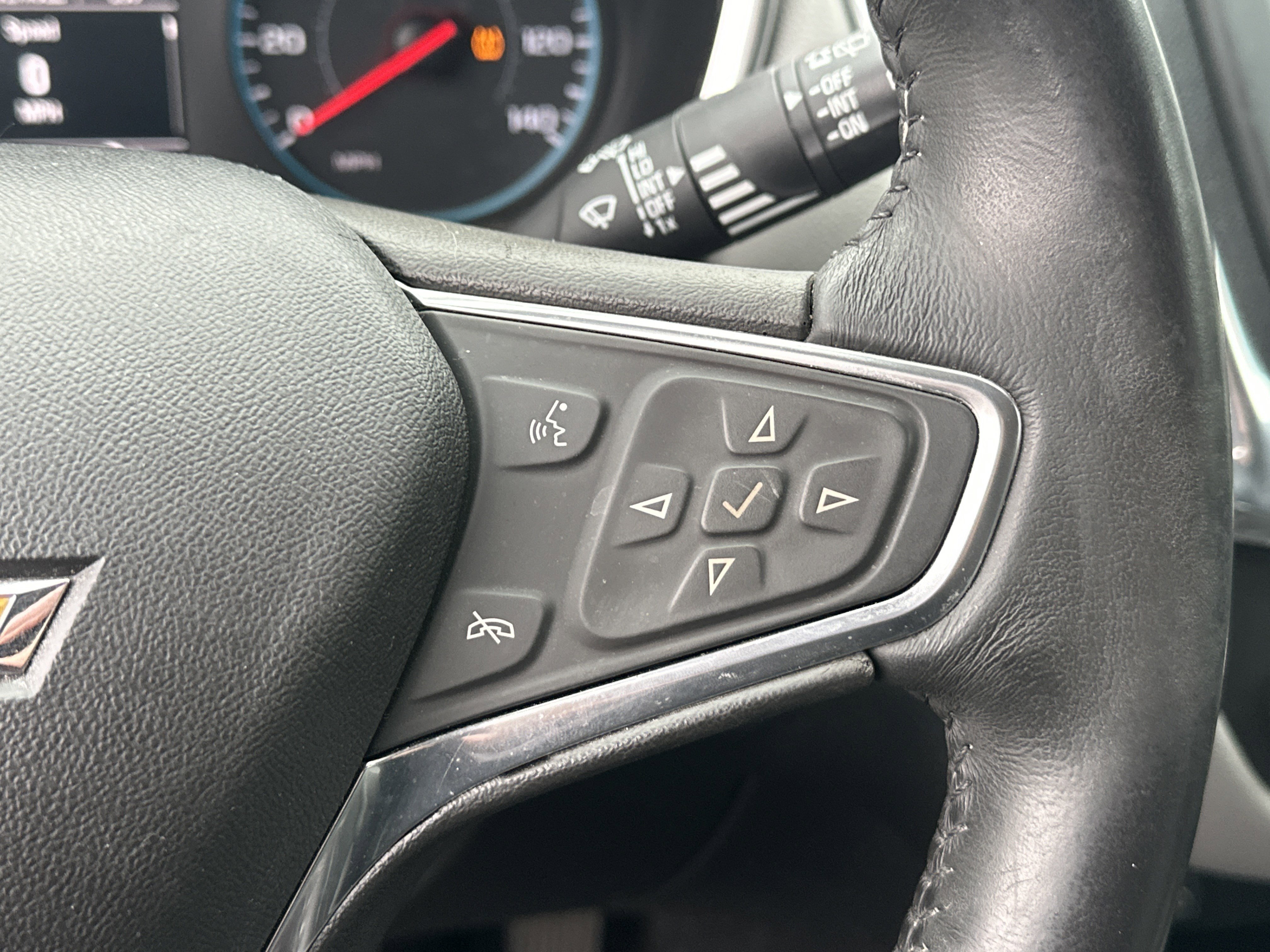 Certified 2018 Chevrolet Equinox LT image 28