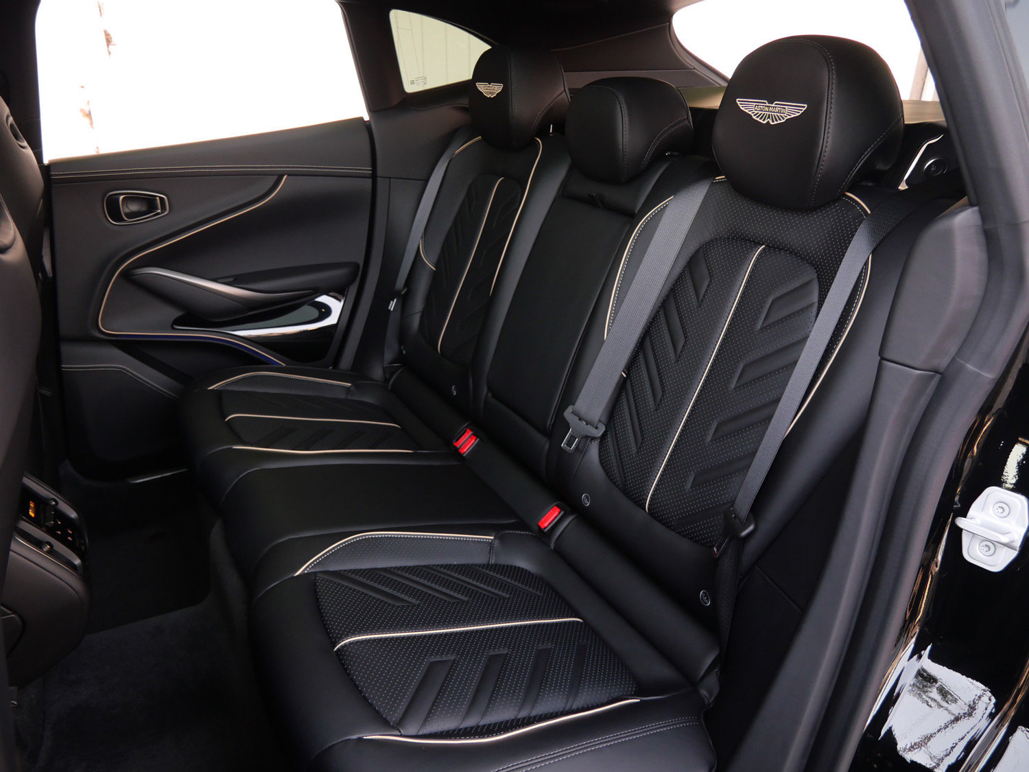 New 2026 Aston Martin DBX S AWD/4WD image 23