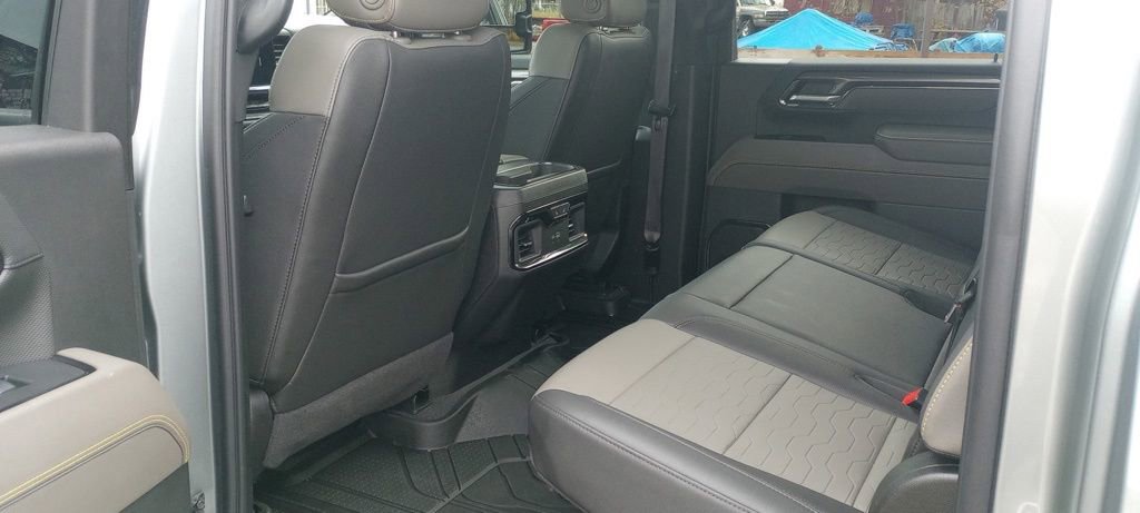 Used 2024 Chevrolet Silverado 2500 ZR2 w/ Technology Package image 17