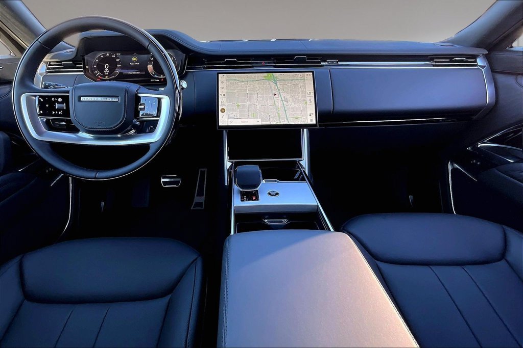 New 2026 Land Rover Range Rover Long Wheelbase SE AWD/4WD image 5