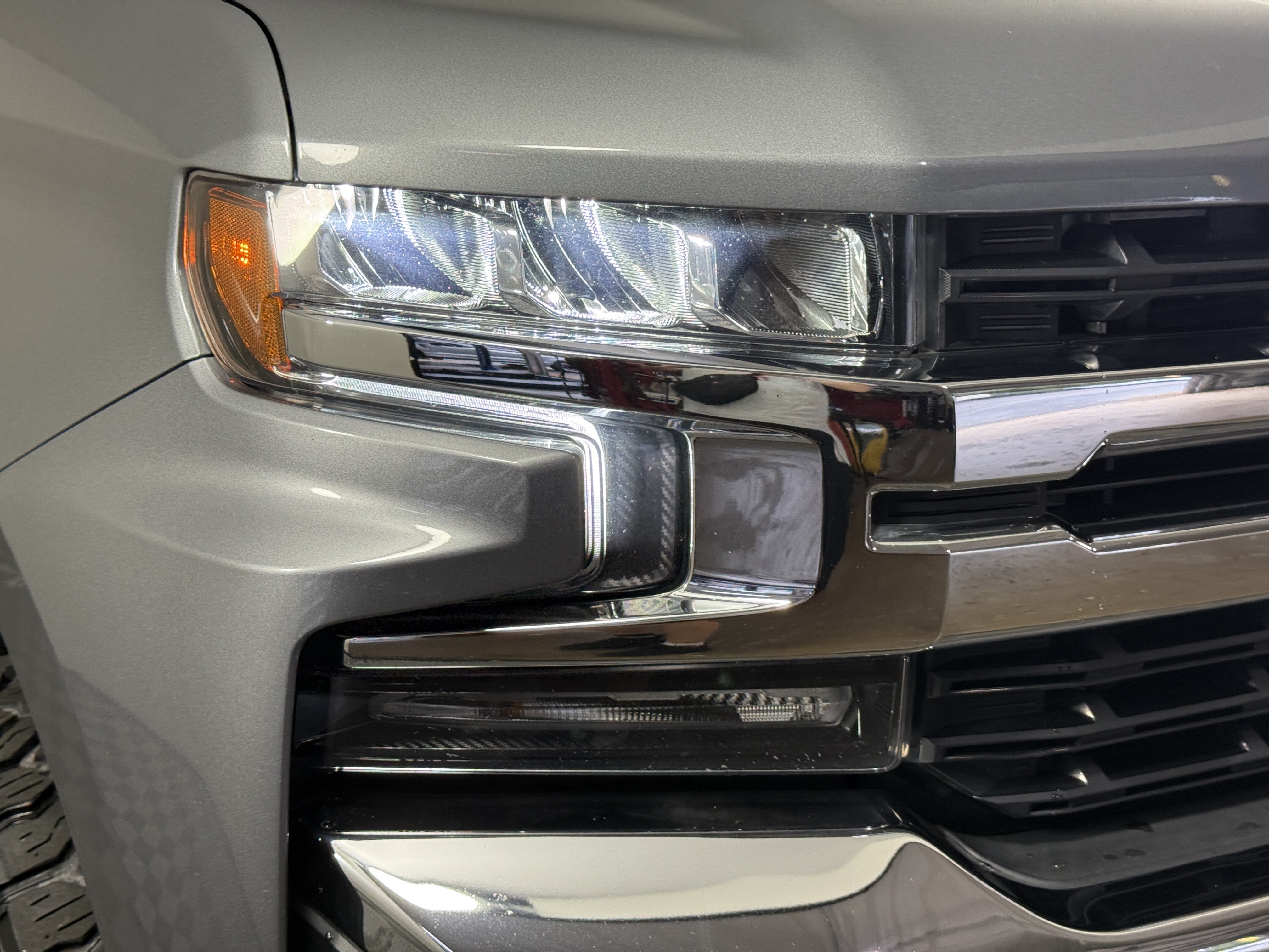 Used 2021 Chevrolet Silverado 1500 LT w/ Z71 Off-Road Package AWD/4WD image 7