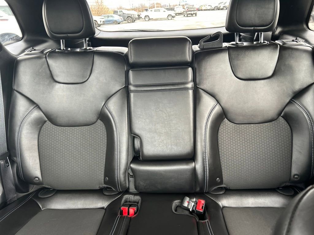 Used 2019 Jeep Cherokee Latitude Plus w/ Comfort/Convenience Group image 14