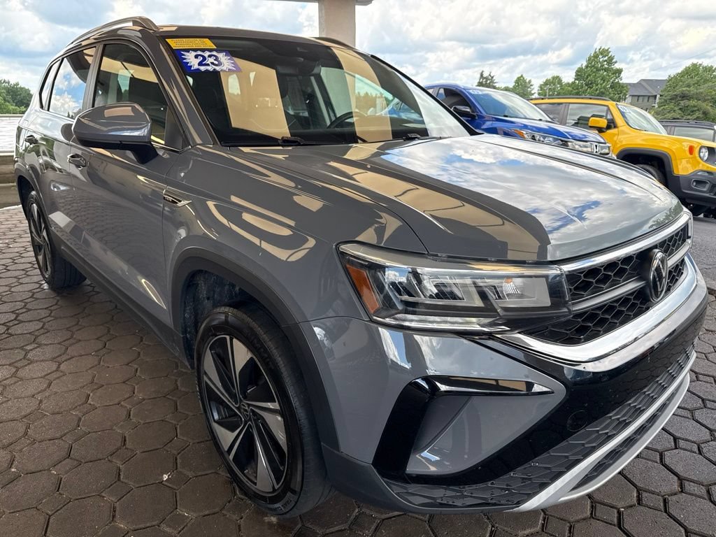 Used 2023 Volkswagen Taos SE AWD/4WD image 4