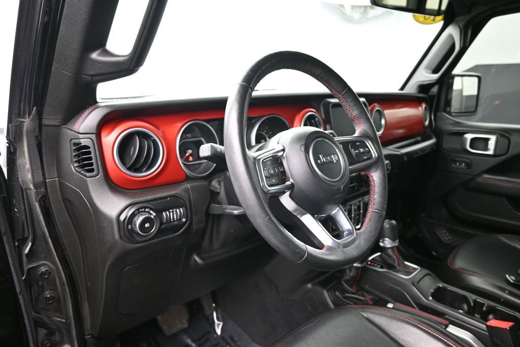 Used 2018 Jeep Wrangler Unlimited Rubicon w/ Dual Top Group AWD/4WD image 17