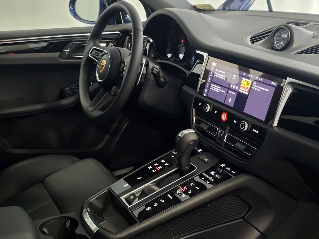 New 2026 Porsche Macan S image 28