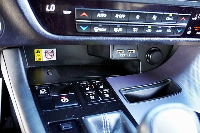 Used 2021 Lexus RX 350 F Sport w/ Accessory Package AWD/4WD image 31