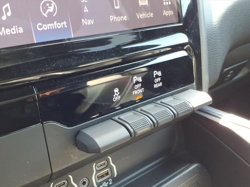 Used 2025 RAM 1500 Laramie image 7