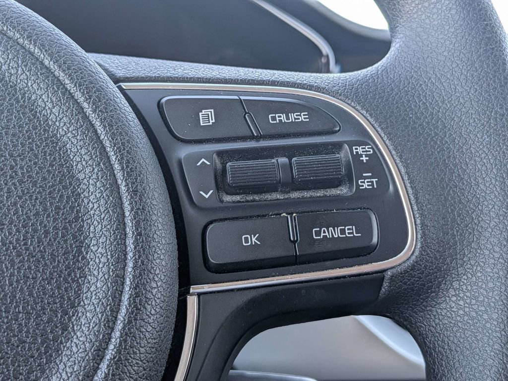 Used 2021 Kia Niro LX image 25