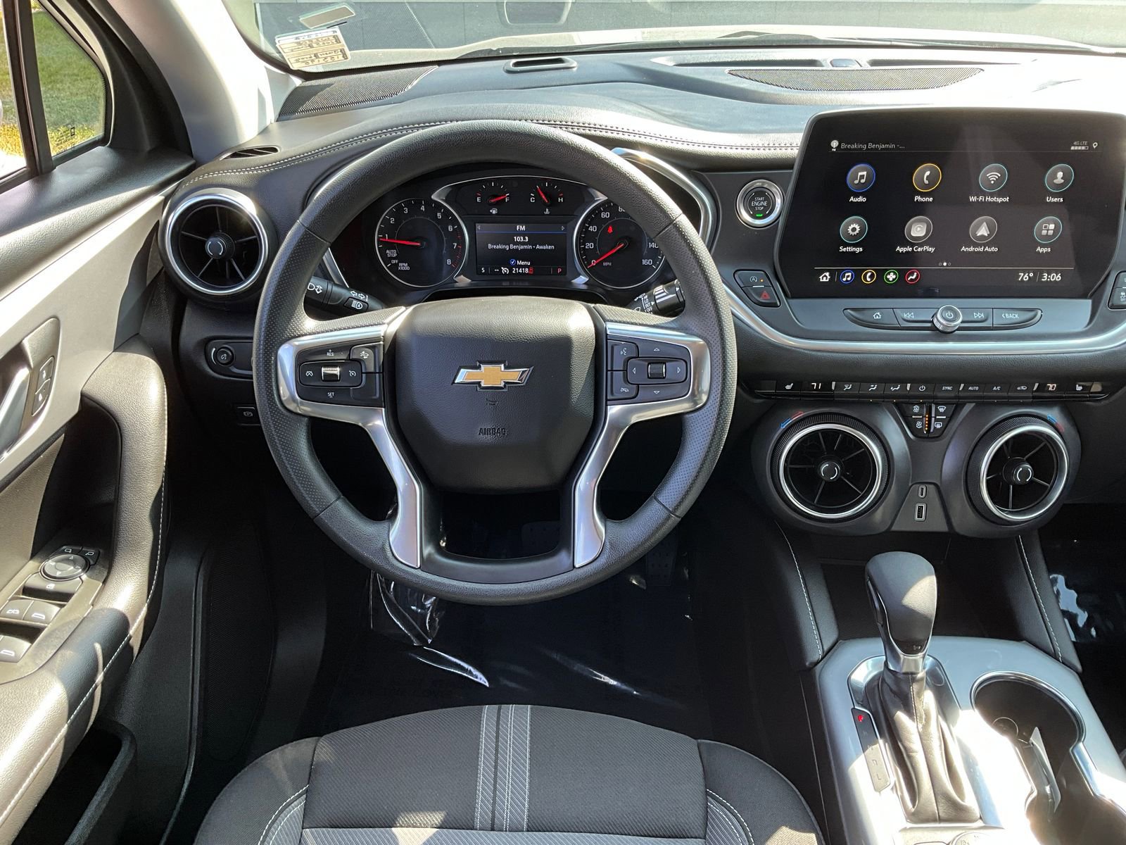 Used 2025 Chevrolet Blazer LT image 4