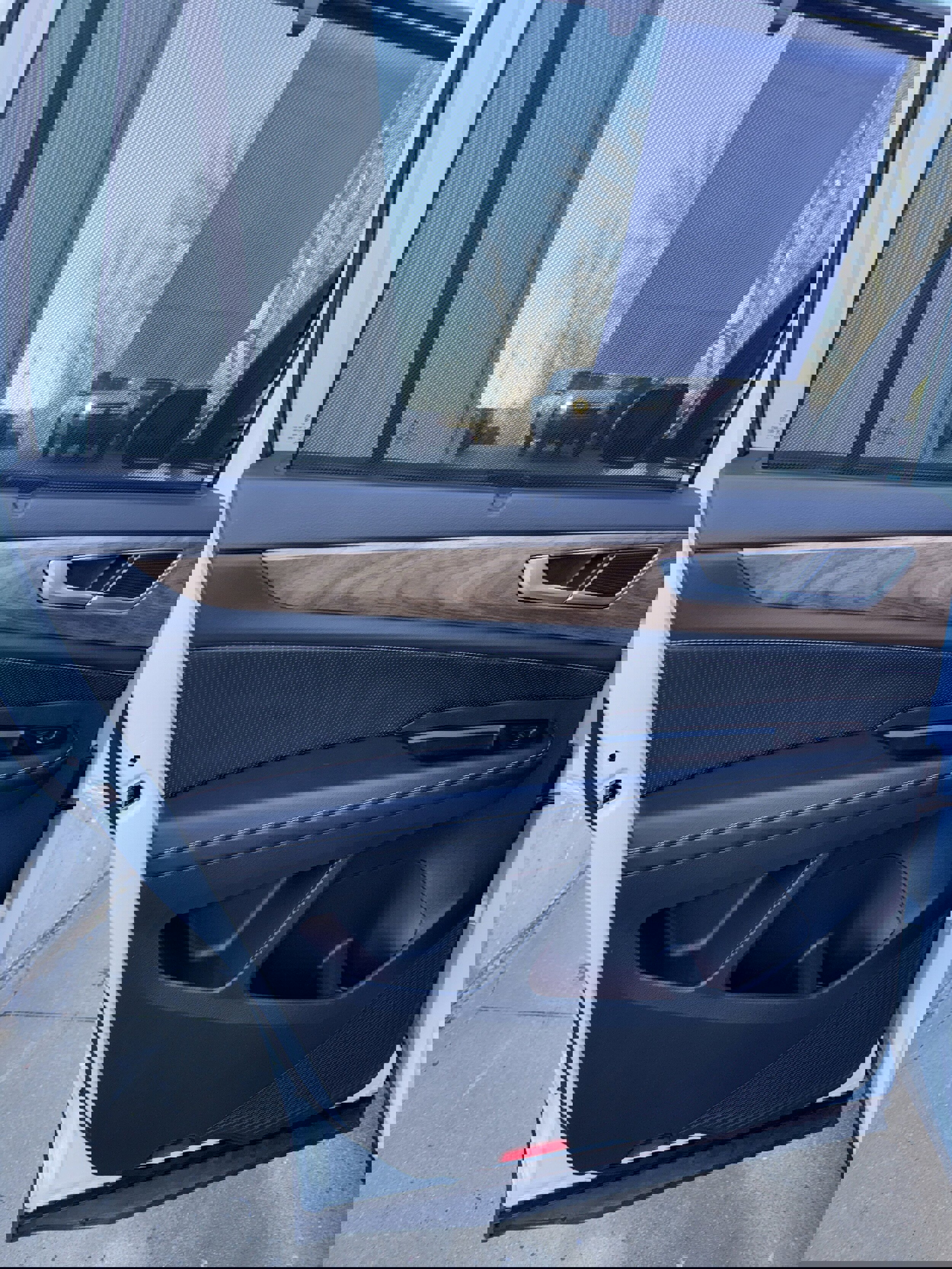 Used 2025 Volkswagen Atlas SE image 11