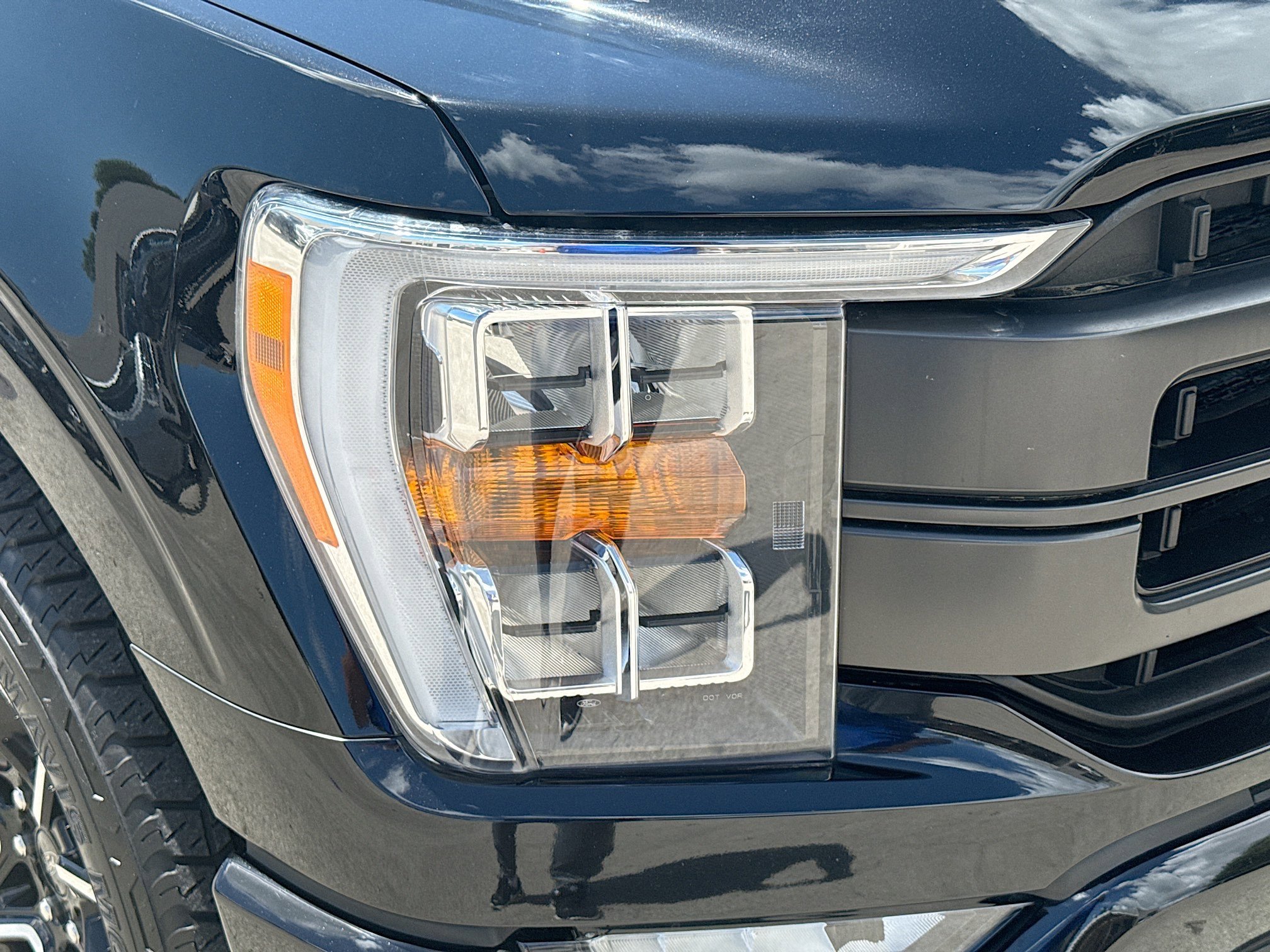 Used 2023 Ford F150 Lariat image 35