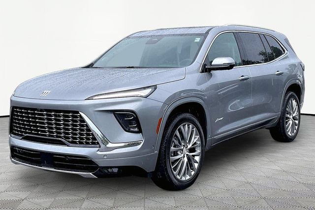 Used 2026 Buick Enclave Avenir w/ Super Cruise Package AWD/4WD image 3